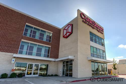 North-Dallas-SElf-Storage-CubeSmart-Exterior-building