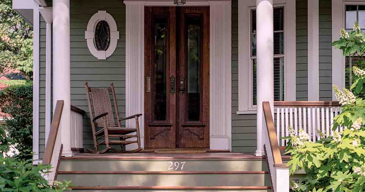 Porch Décor and Foyer Ideas to Kickstart Your Curb Appeal | The Storage ...