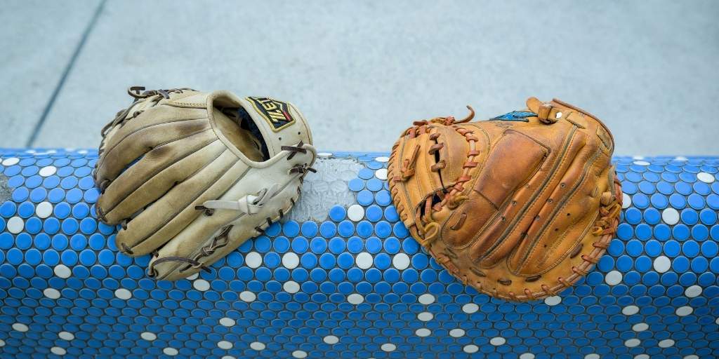 How To Store Baseball Cards | The Ultimate Guide | CubeSmart