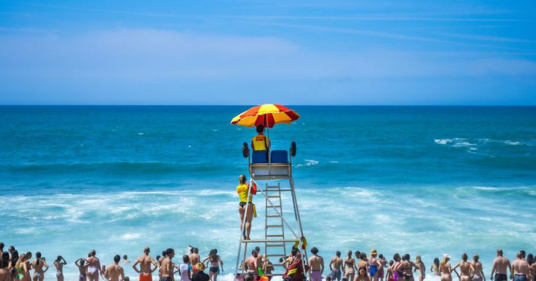 How to Pack for the Perfect Beach Day