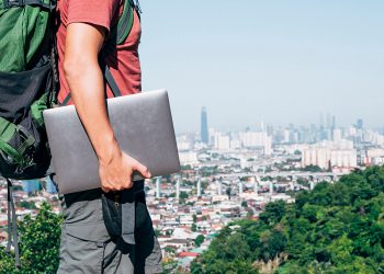 Become a Digital Nomad with These FAQs and Tips