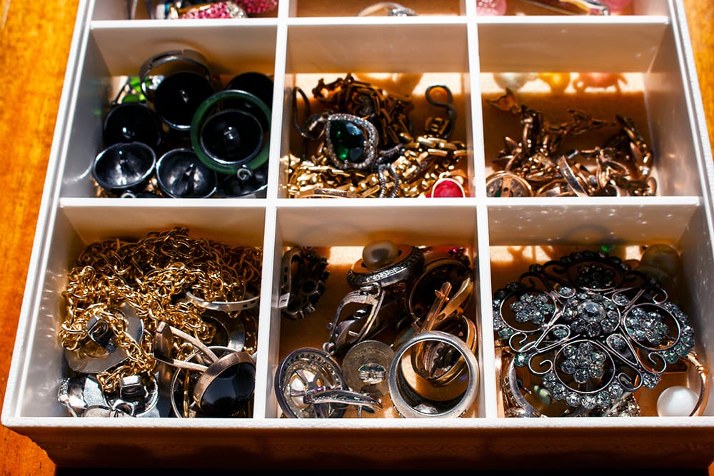jewelry box with dividers