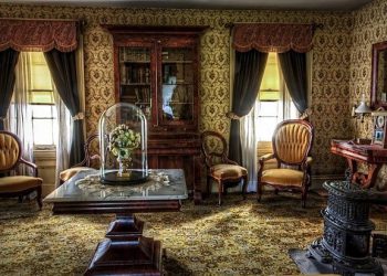 How to Protect Furniture in Storage