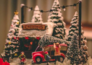 Storing Vintage Holiday Ornaments to Last