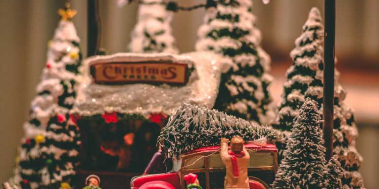 Storing Vintage Holiday Ornaments to Last