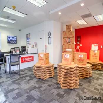 Self Storage Units At 349 W Hillsboro Blvd In Deerfield Beach Fl Cubesmart