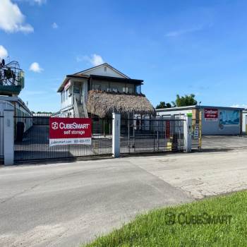 Self Storage Units In Fort Myers From 48 At 11591 Chitwood Drive Sw Cubesmart