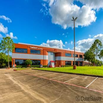 Self Storage Units In Houston From 32 At 555 Bay Area Blvd Cubesmart