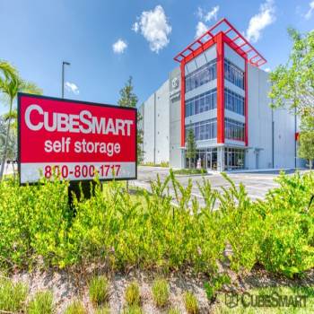 Self Storage Units In Fort Lauderdale From 75 At 5601 Ne 14th Ave Cubesmart