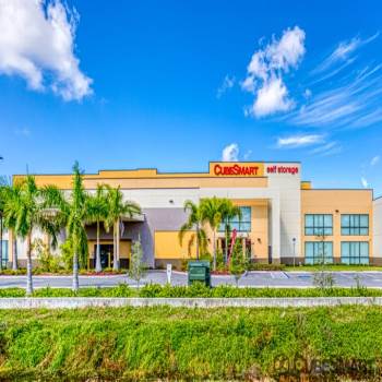 Self Storage Units In Naples From 45 At 3121 Goodlette Frank Rd Cubesmart