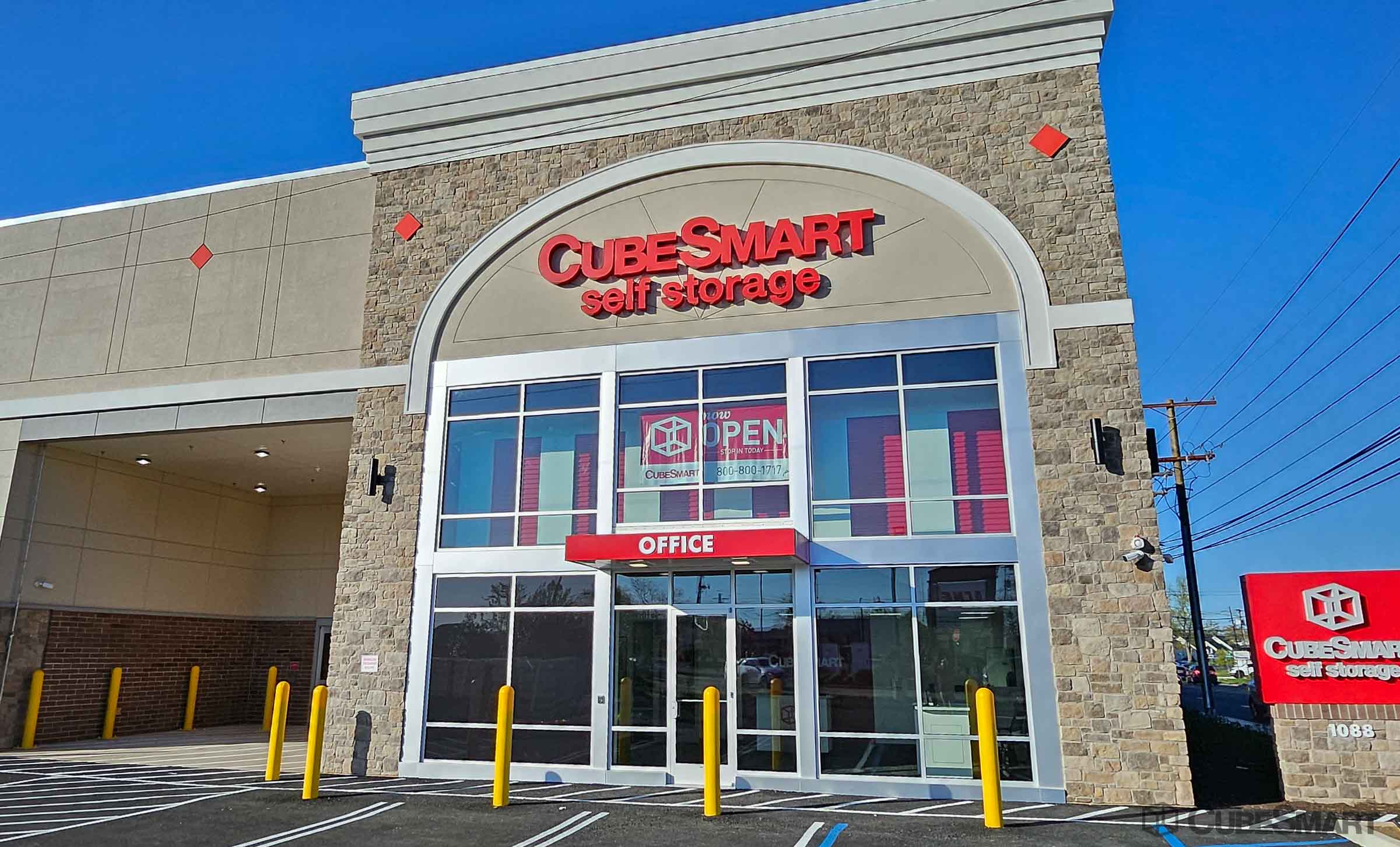 Storage Units at 1074 Raritan Rd, Clark, NJ CubeSmart