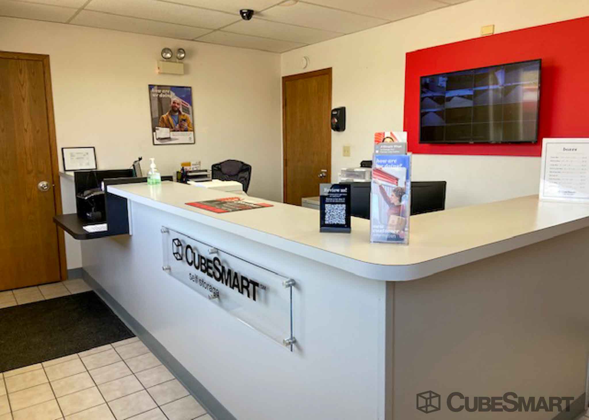 SelfStorage Units at 2114 Oak Leaf St in Joliet, IL CubeSmart