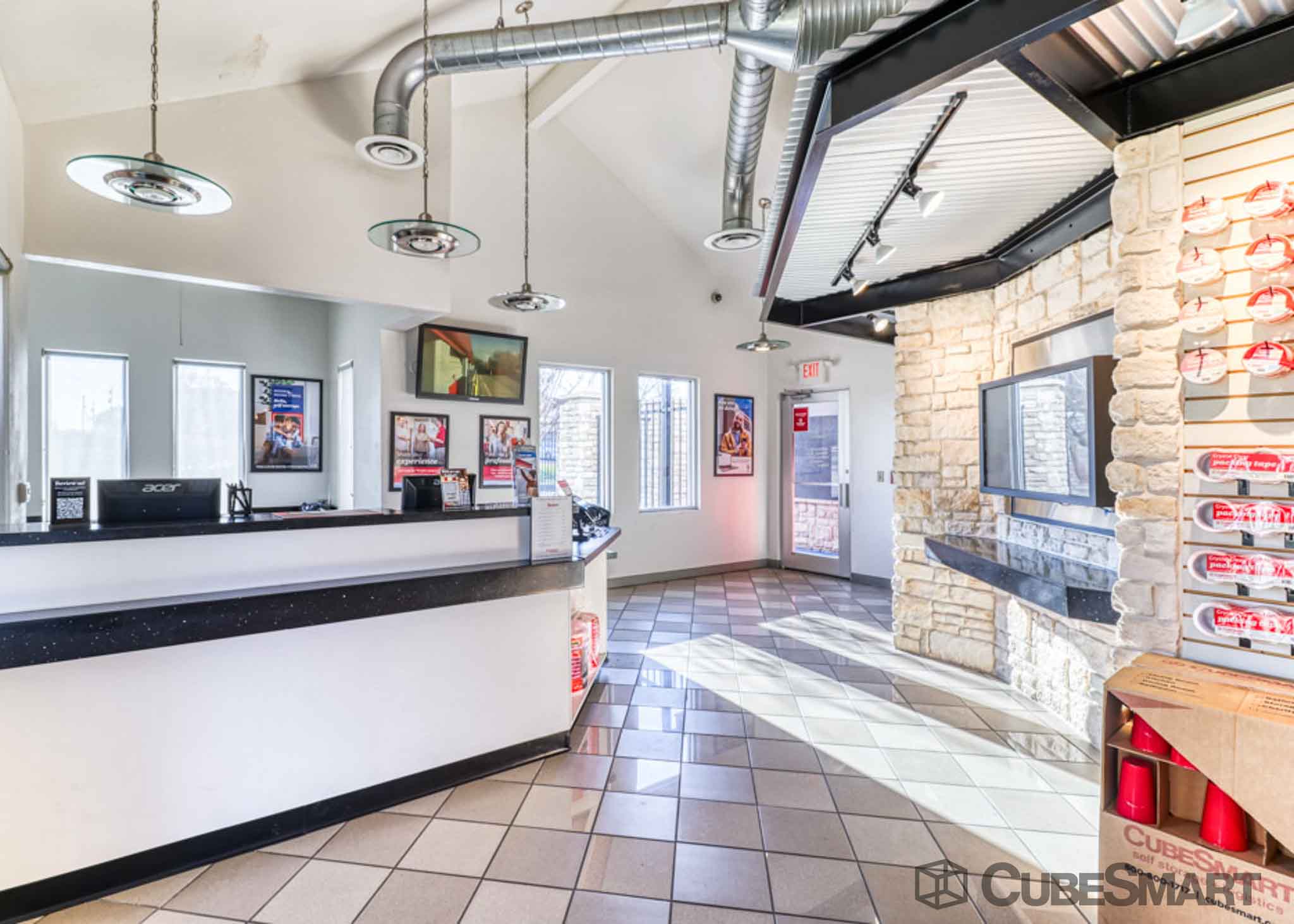 SelfStorage Units at 1871 Country Club Dr in Mansfield, TX CubeSmart