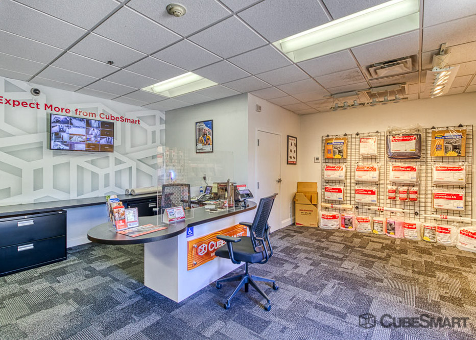 SelfStorage Units at 6875 University Blvd in Winter Park, FL CubeSmart