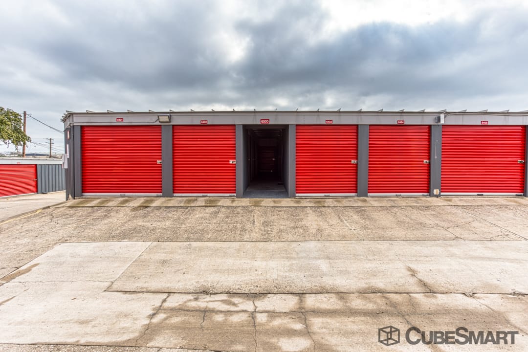 SelfStorage Units at 10707 N Interstate 35 in Austin, TX CubeSmart