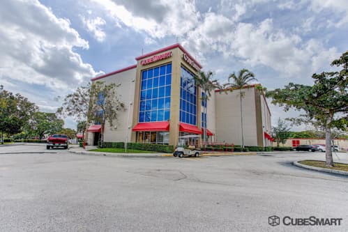 Self Storage Units At 6788 Lantana Road In Lake Worth Fl Cubesmart Cubesmart Self Storage In Lake Worth