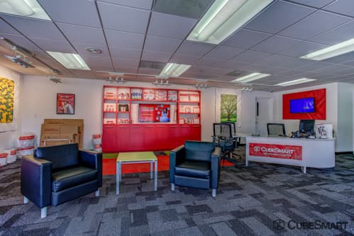 Self Storage Units At 6788 Lantana Road In Lake Worth Fl Cubesmart Reviews