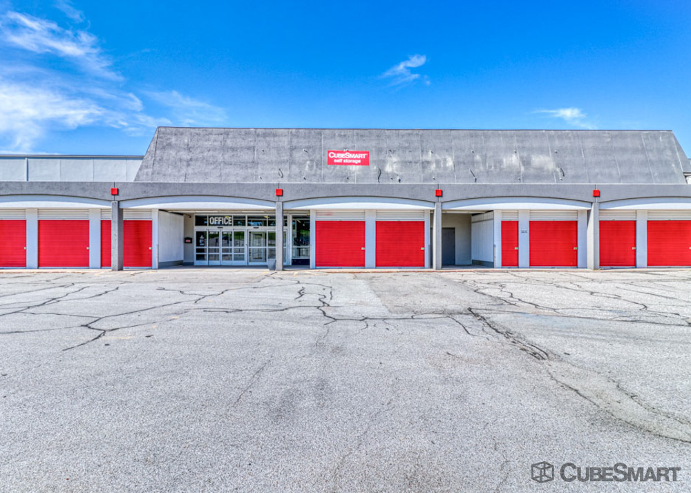 SelfStorage Units at 5000 L St in Omaha, NE CubeSmart