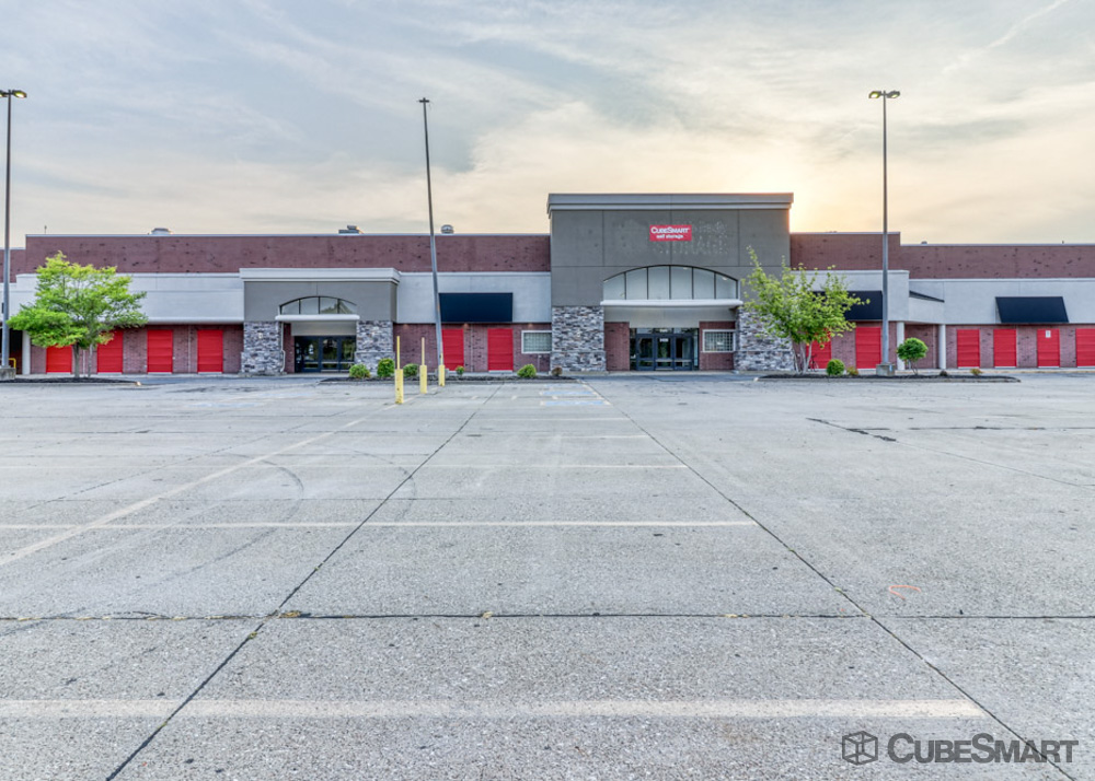 Storage Units at 3400 E 33rd St, Des Moines, IA CubeSmart