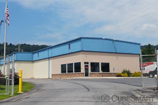 Self Storage Units At 4401 North 6th Street In Harrisburg Pa Cubesmart Self Storage In Harrisburg