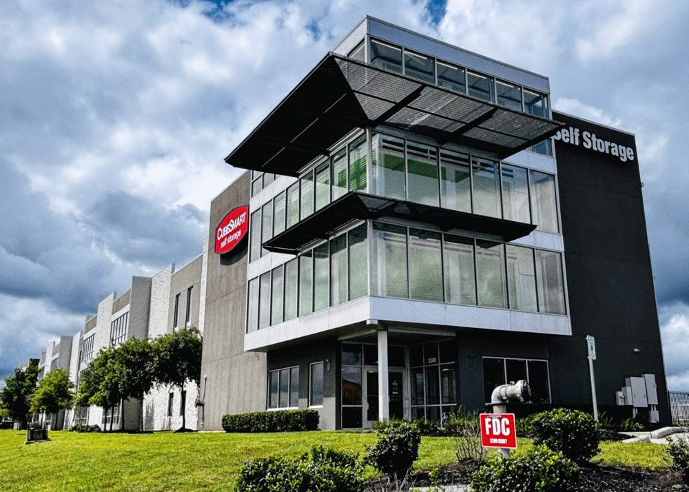 Storage Units at 3200 Kirby Dr, Pearland, TX CubeSmart