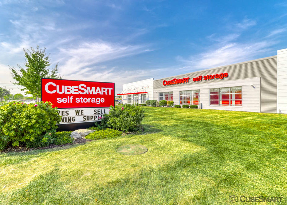 Storage Units at 3526 Oakton St, Skokie, IL | CubeSmart