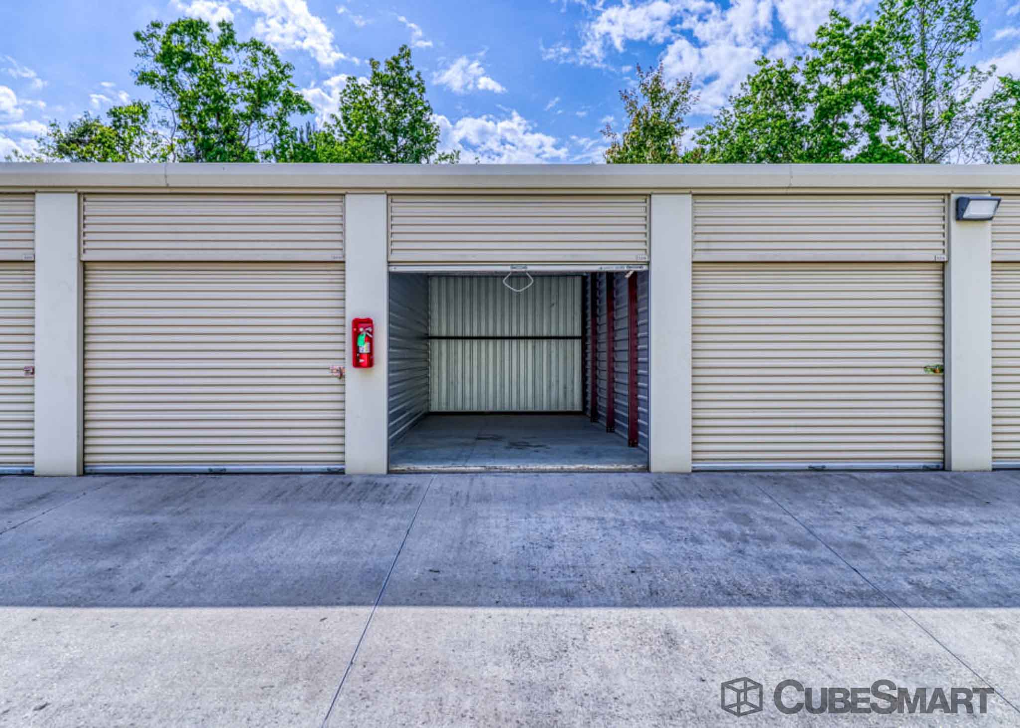 Self-Storage Units at 21085 Old Scenic Hwy in Zachary, LA @CubeSmart