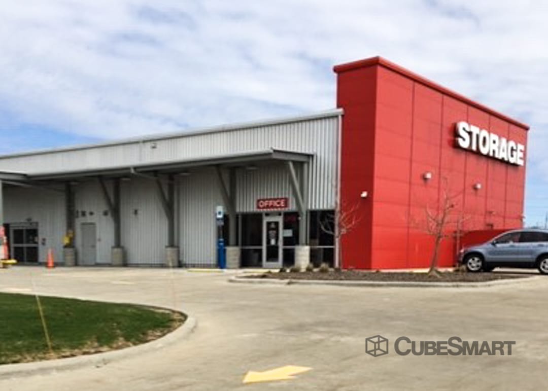 SelfStorage Units in Warrensville Heights (From 66) at 24900 Emery Rd CubeSmart