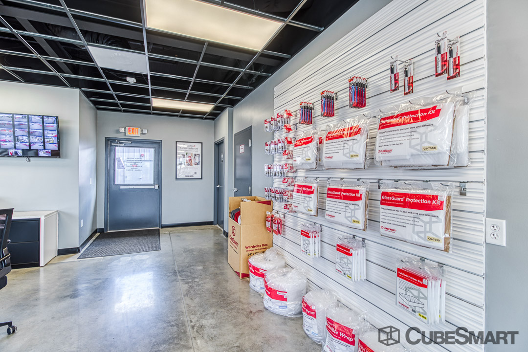 SelfStorage Units at 49671 Hwy 27 in Davenport, FL CubeSmart