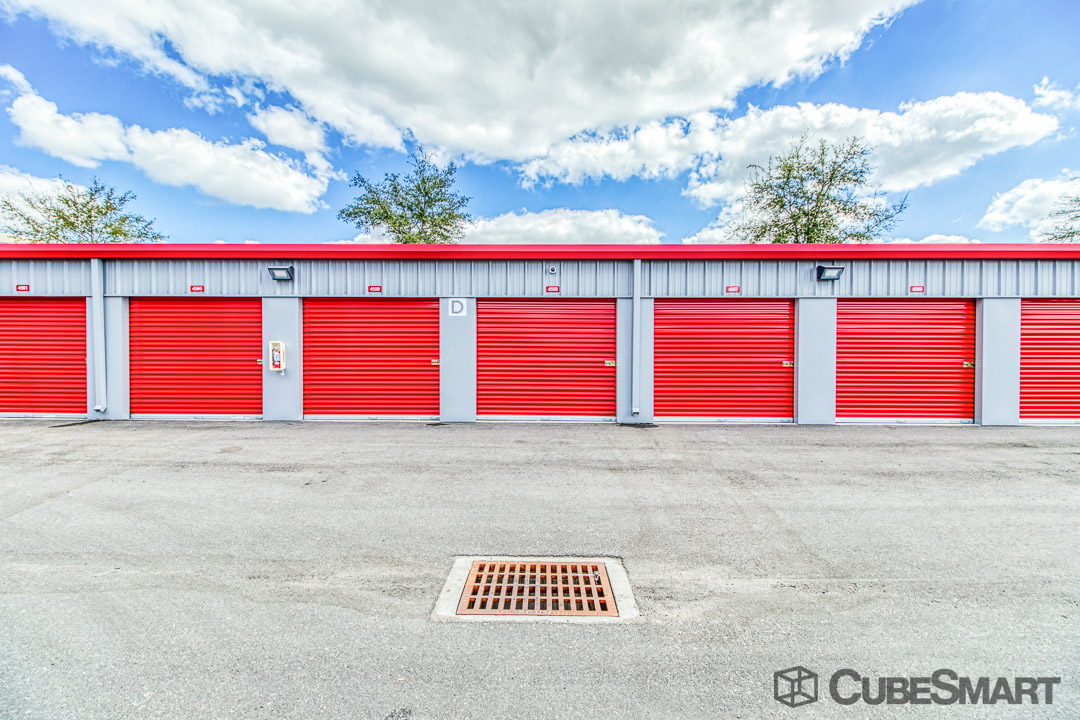 SelfStorage Units at 49671 Hwy 27 in Davenport, FL CubeSmart