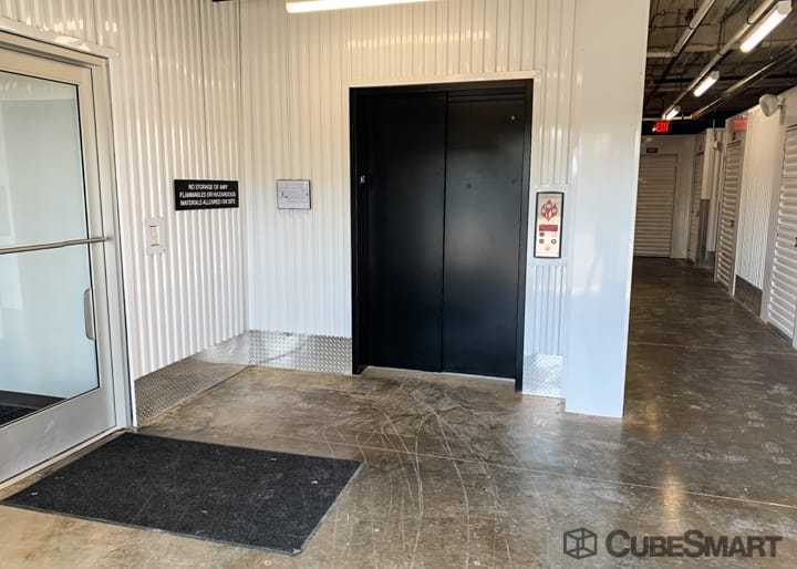 Irvington Storage Dandk Organizer