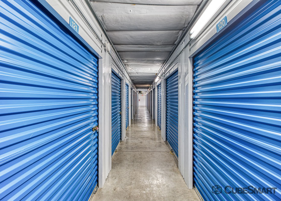SelfStorage Units at 1435 Center St in Leesburg, FL CubeSmart