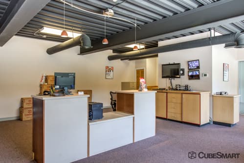 Self Storage Units In Brunswick From 51 At 200 Daniel Ln Cubesmart Cubesmart Self Storage Office In Brunswick Ga