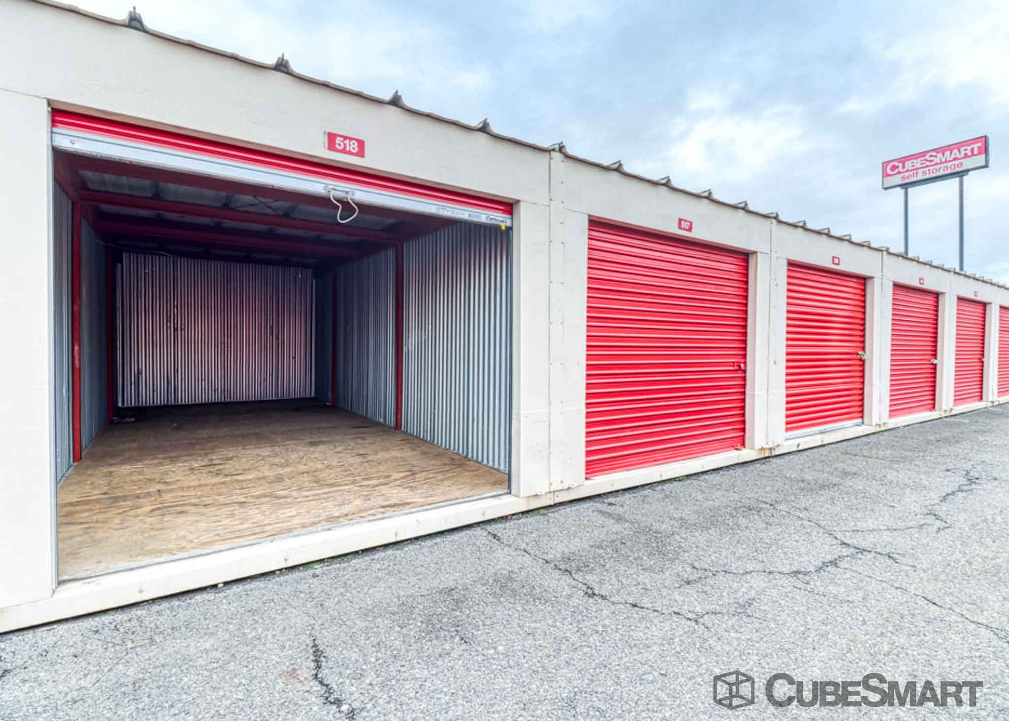Storage Near 456 N Christopher Columbus Blvd in Philadelphia CubeSmart