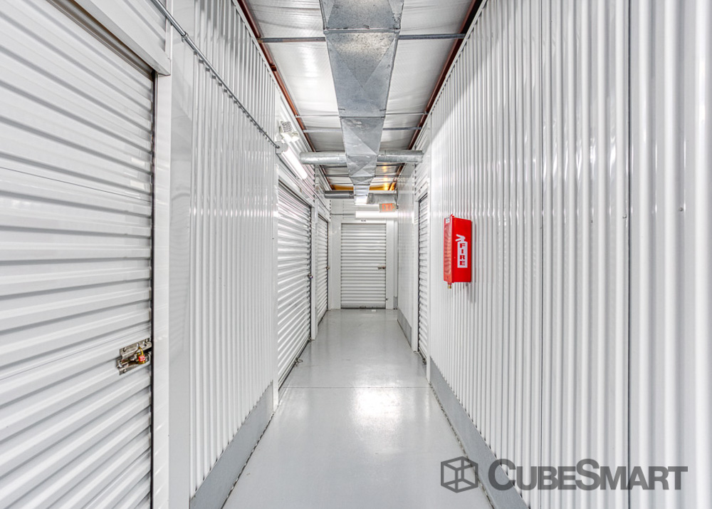 SelfStorage Units at 8206 Broadway St in Pearland, TX CubeSmart