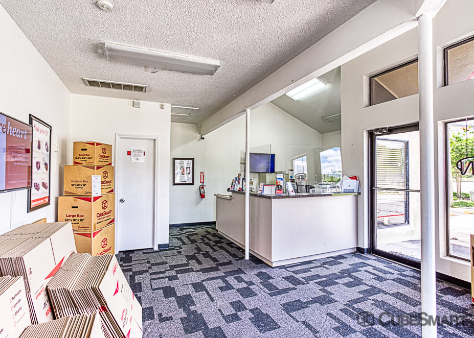 SelfStorage Units at 1525 N Main St in Pearland, TX CubeSmart