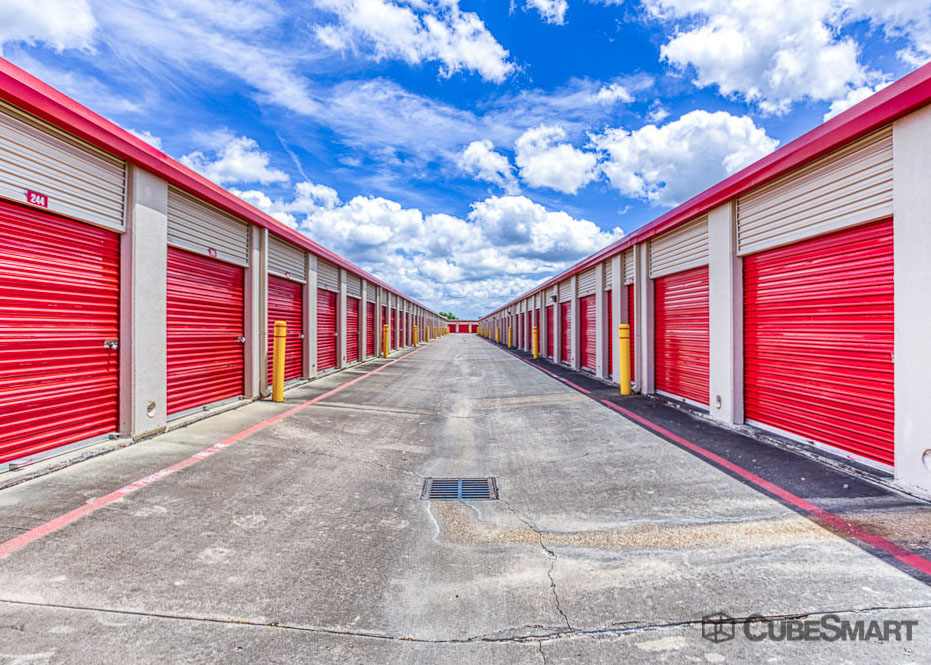 SelfStorage Units at 1525 N Main St in Pearland, TX CubeSmart