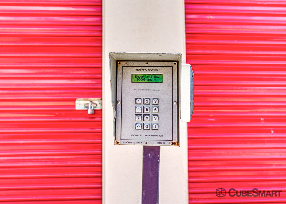 SelfStorage Units at 1525 N Main St in Pearland, TX CubeSmart